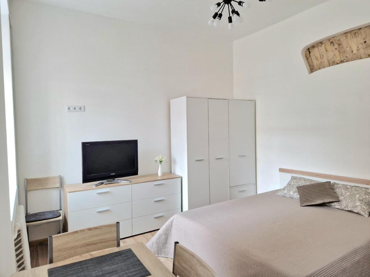 Апартаменты Cozy Studio In Heart Of Old Town Вильнюс Экстерьер фото